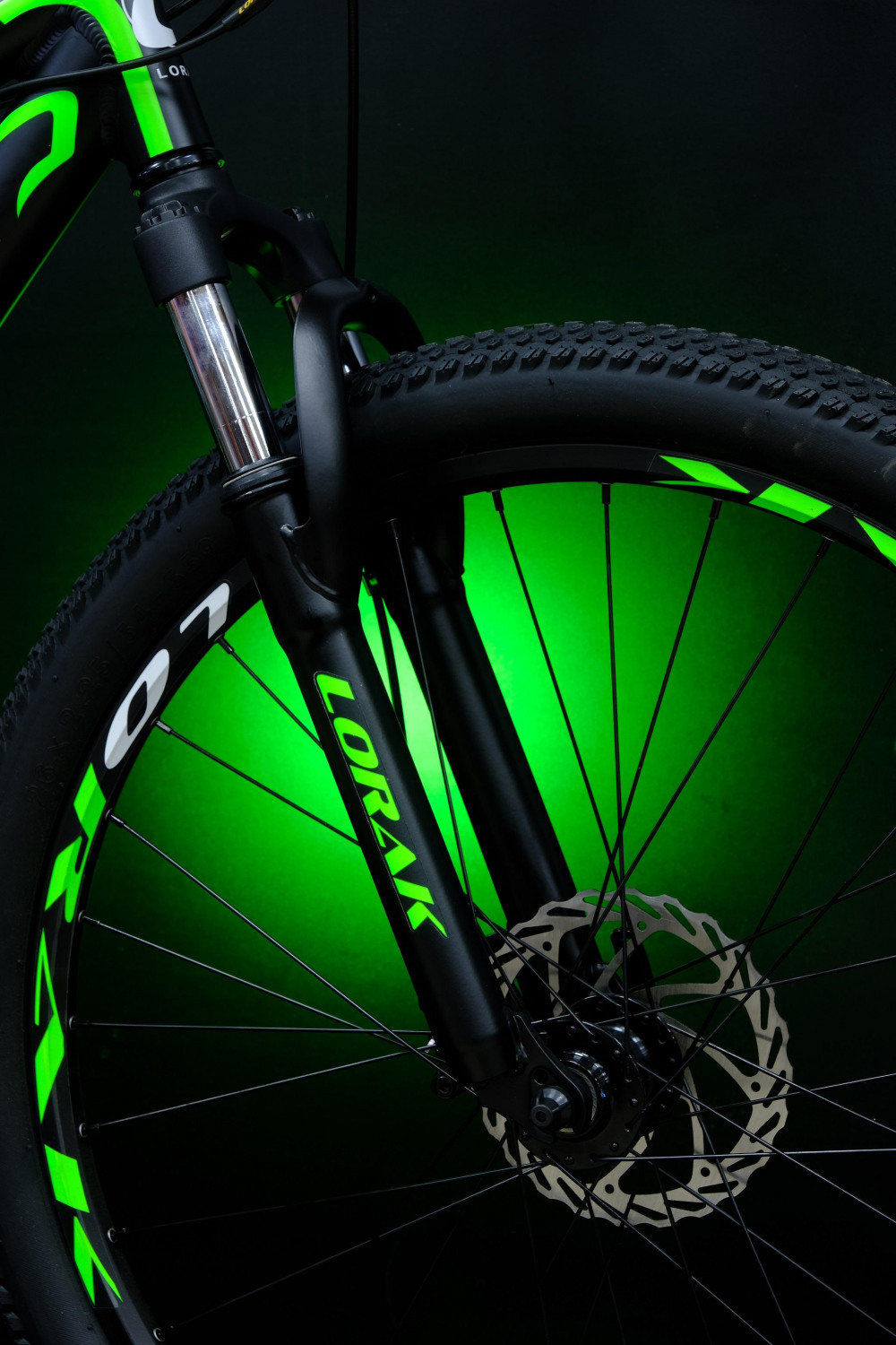 Lorak MAX 200 Матовый Чёрный/Зелёный 19р (на рост 171-182)